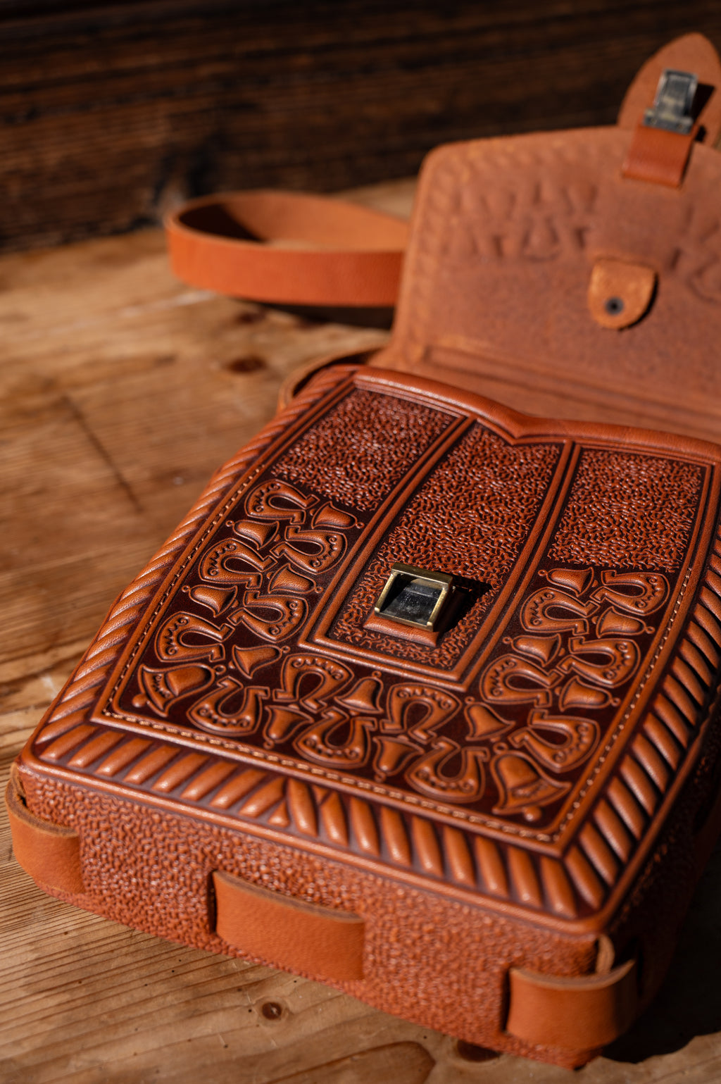 Leather bag “Horseshoe”